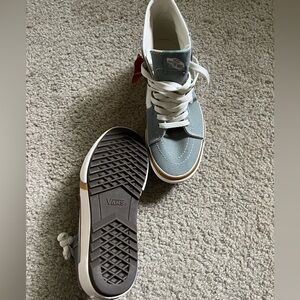 BRAND NEW VANS HIGHTOPS